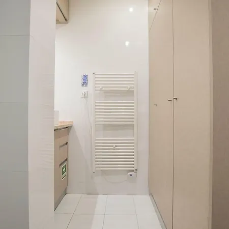 Lovelystay - Peaceful Living - Heart Of The アパート