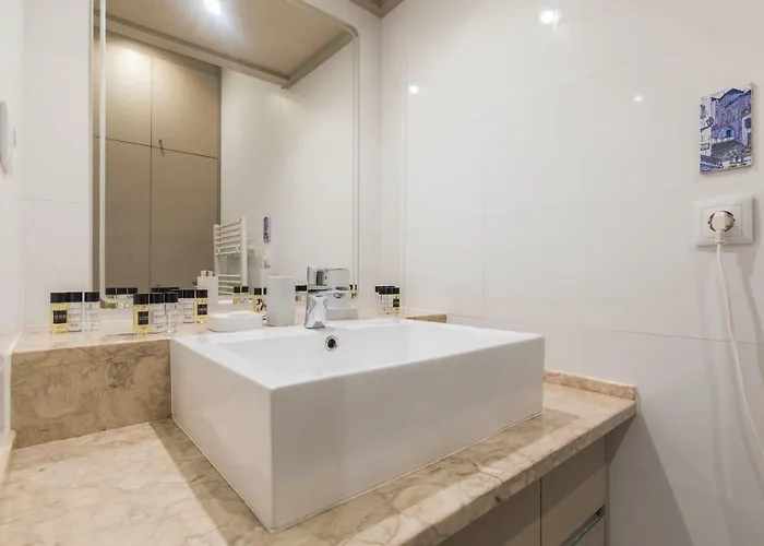 Lovelystay - Peaceful Living - Heart Of The Appartamento Lisbona
